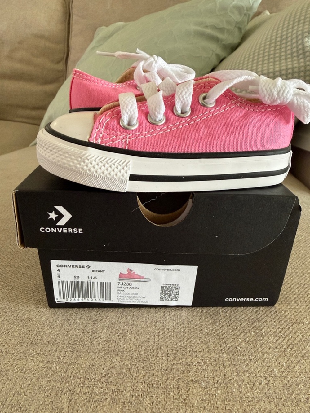 NWT Converse Baby/Toddler Pink Size 4πΈπ - Picture 4 of 4